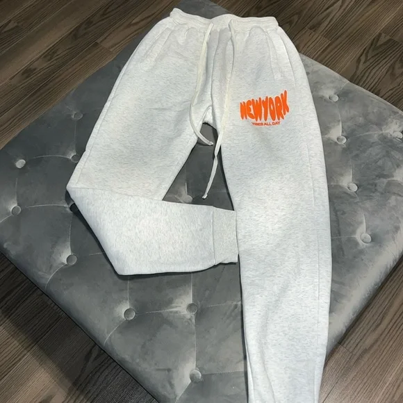 Jogger - Picture 2 of 4